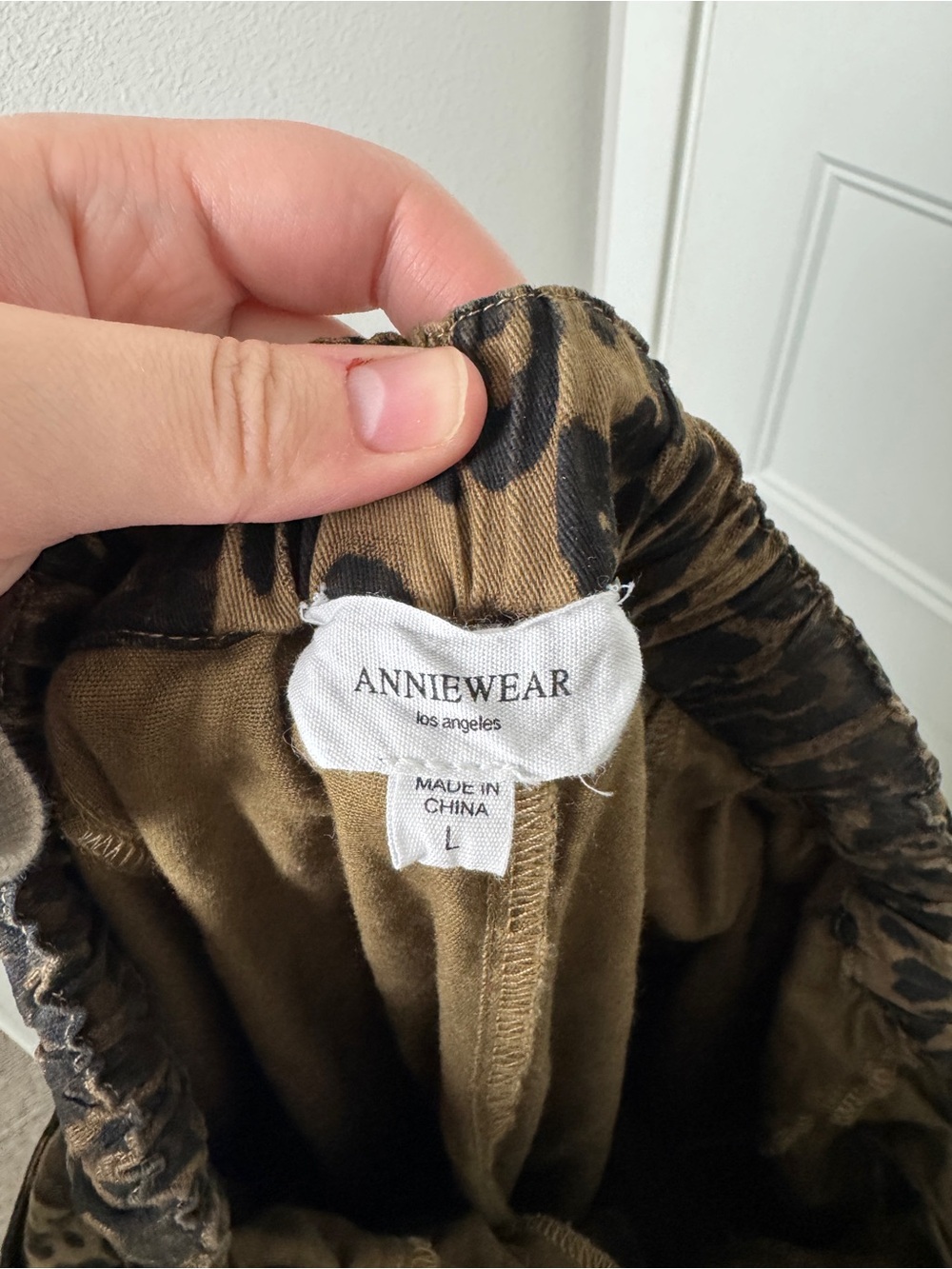 Women’s Anniewear Cheetah Print Barrel Jeans - Picture 10 of 10